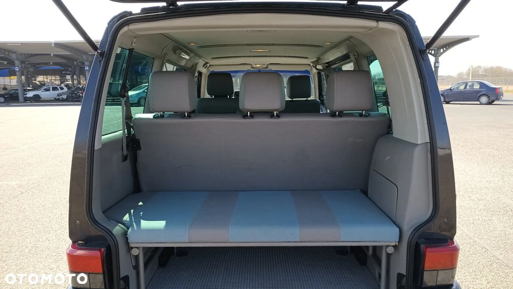 Volkswagen Multivan - 28