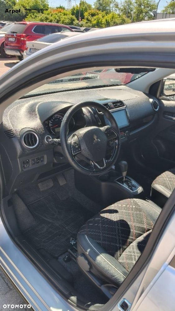 Mitsubishi Space Star 1.2 AS&G Instyle CVT - 10