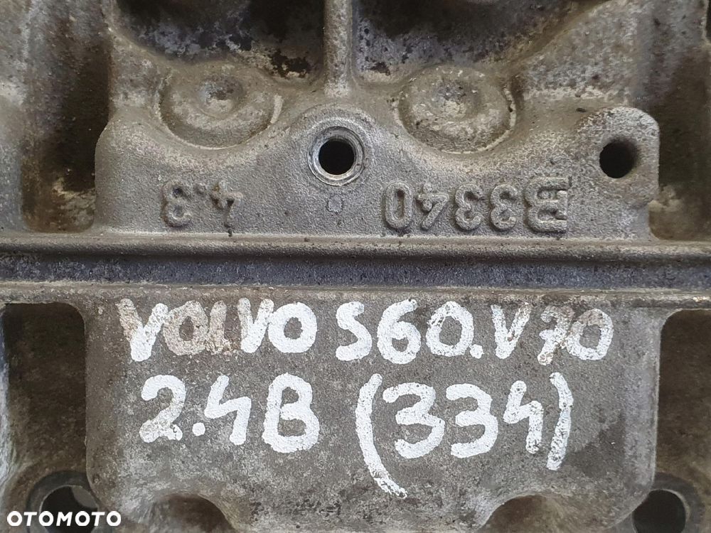 Volvo S60 V70 II 2.0 2.4 T POKRYWA ZAWORÓW 1001761 - 8