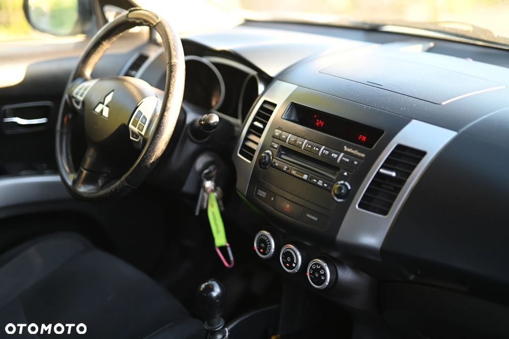 Mitsubishi Outlander 2.0 DID Intense - 3