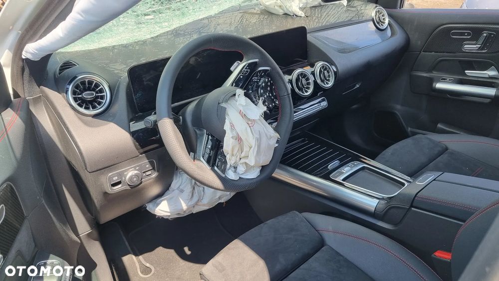 Mercedes-Benz GLA - 18