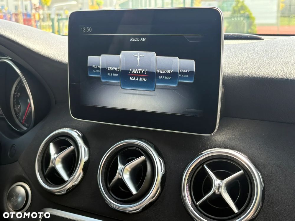 Mercedes-Benz GLA 180 7G-DCT AMG Line - 16