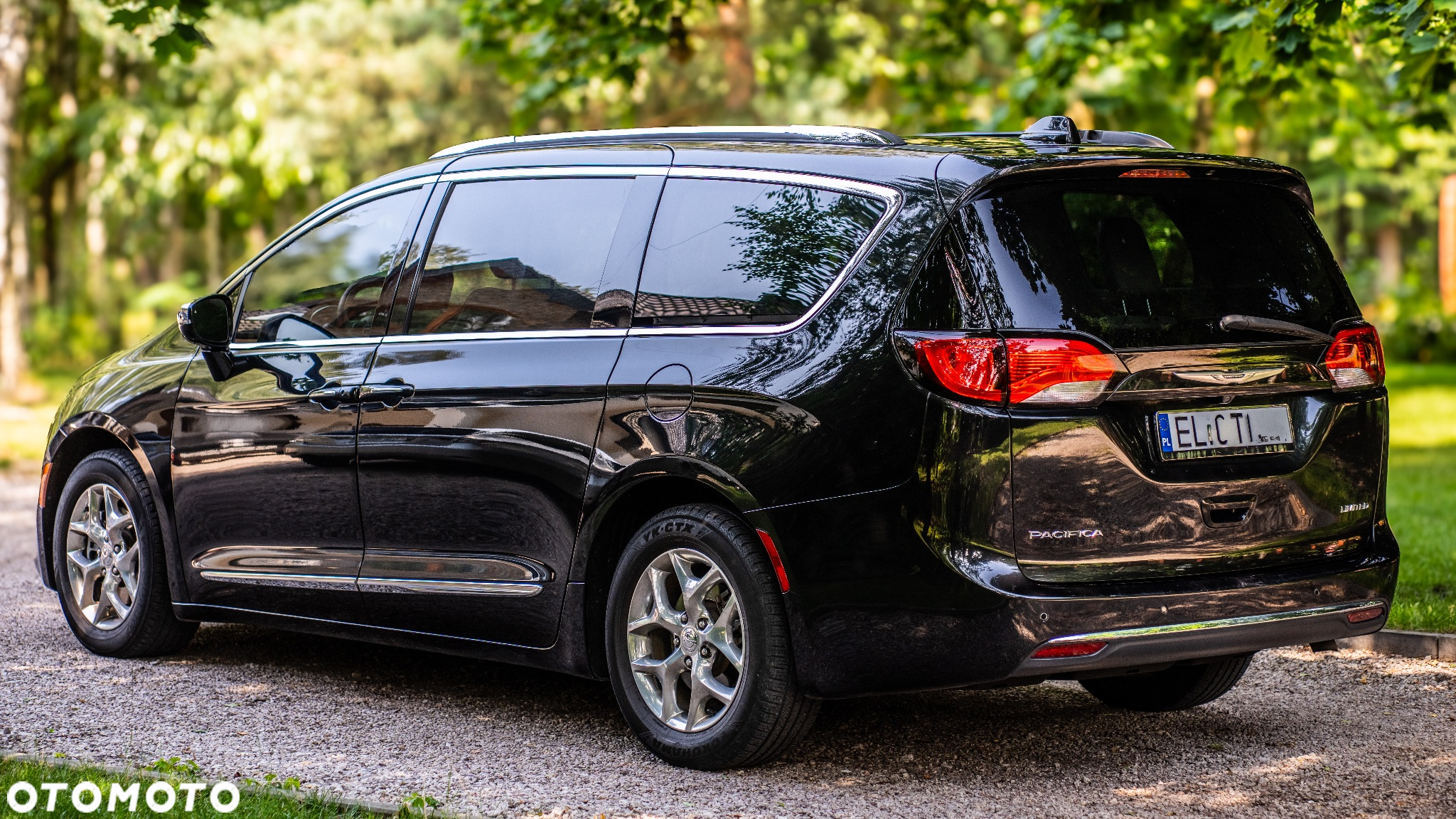 Chrysler Pacifica - 4