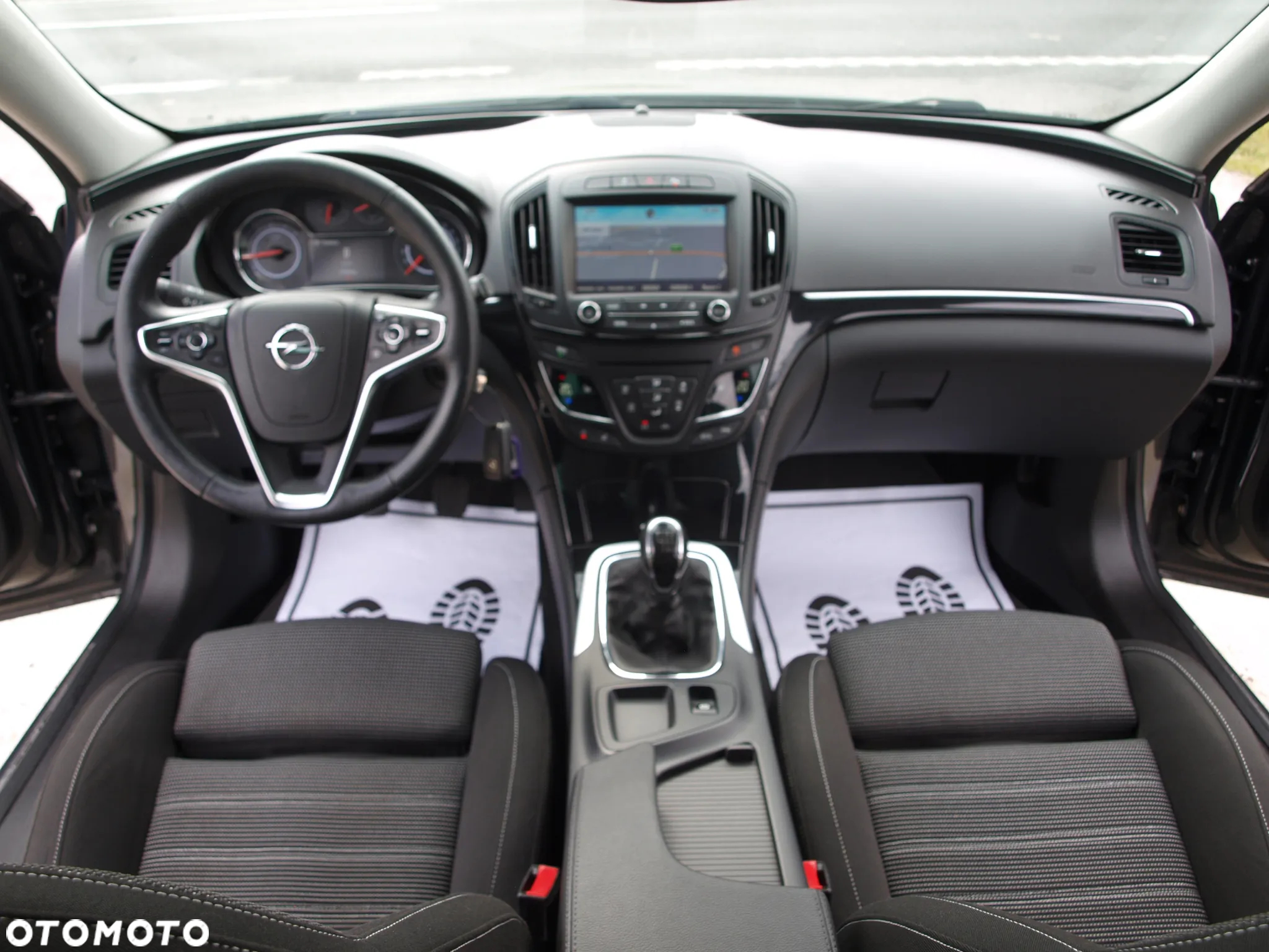 Opel Insignia - 8