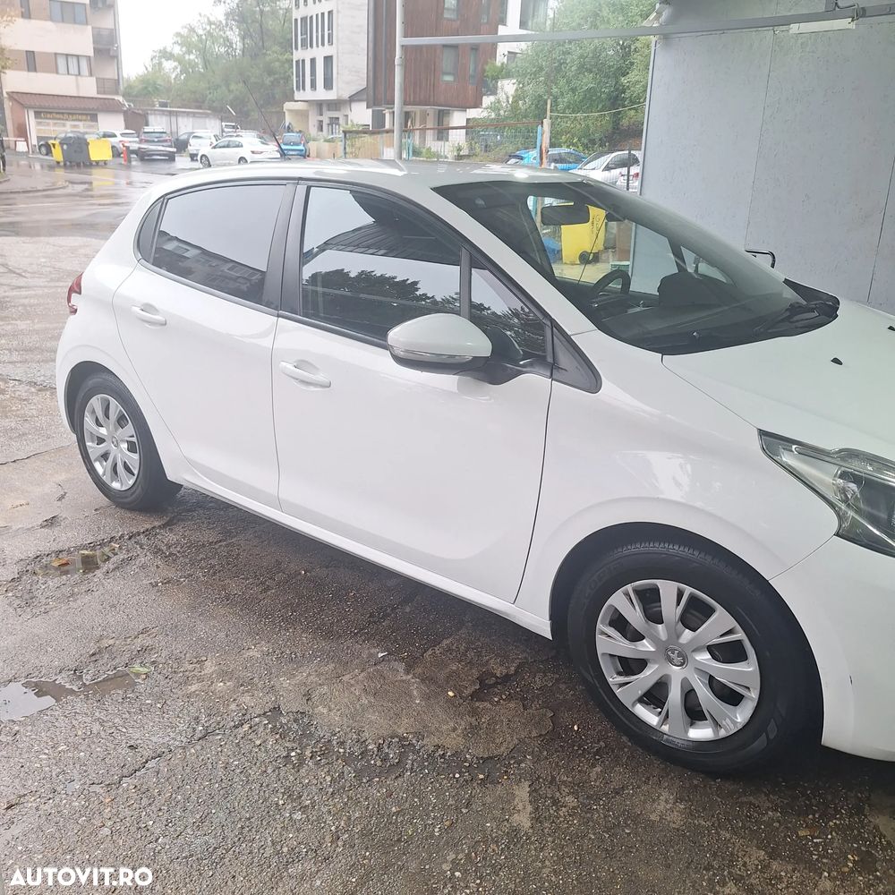Peugeot 208 1.2 L PureTech Active - 3