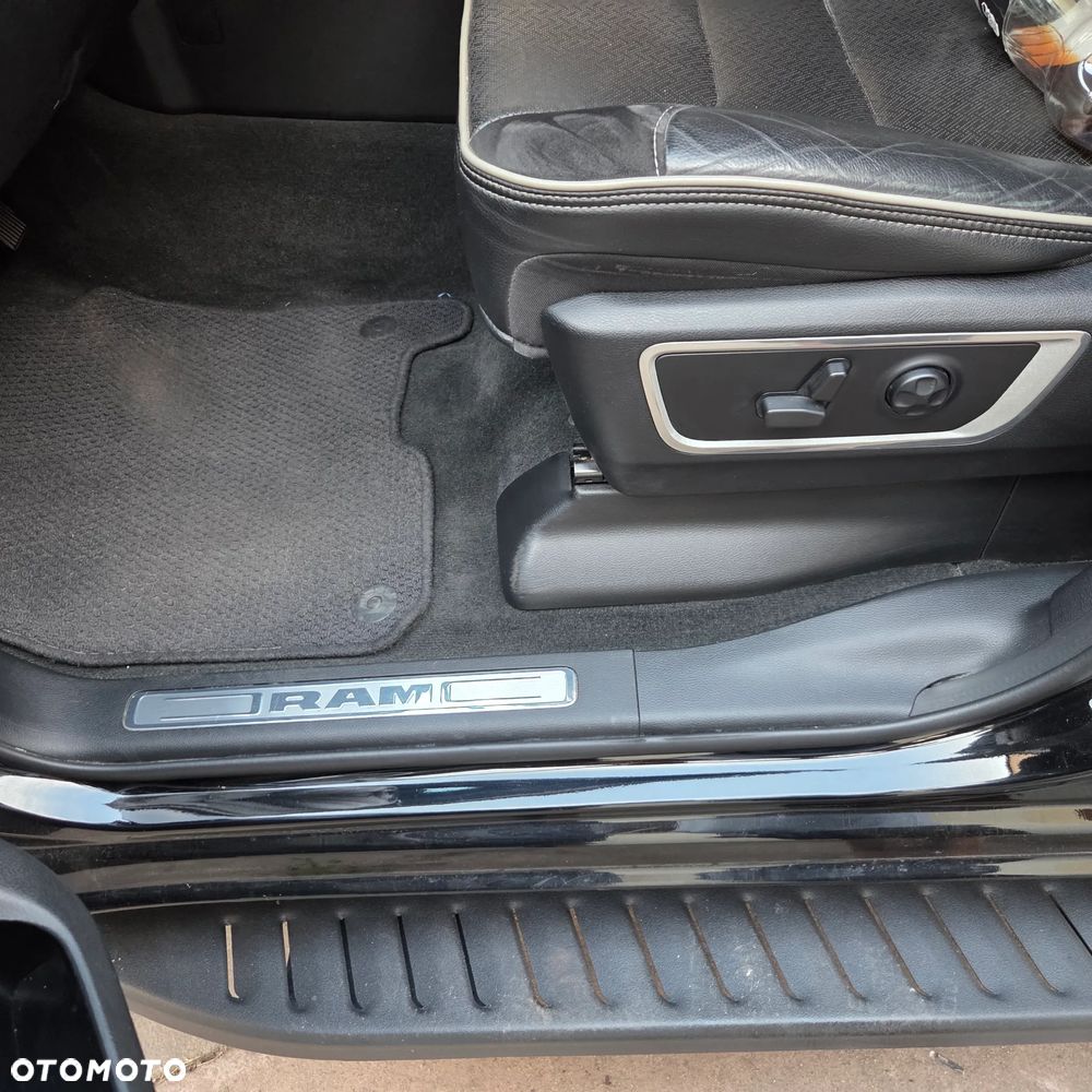 RAM 1500 5.7 Crew Cab Laramie - 16