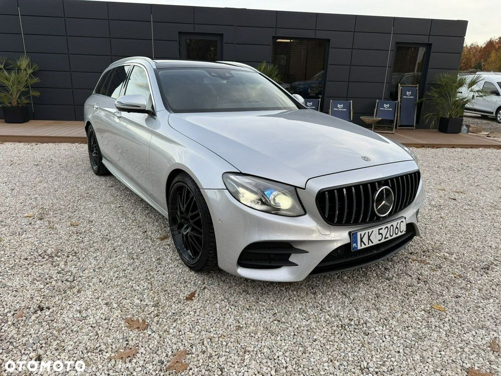 Mercedes-Benz Klasa E 400 4-Matic 9G-TRONIC - 31