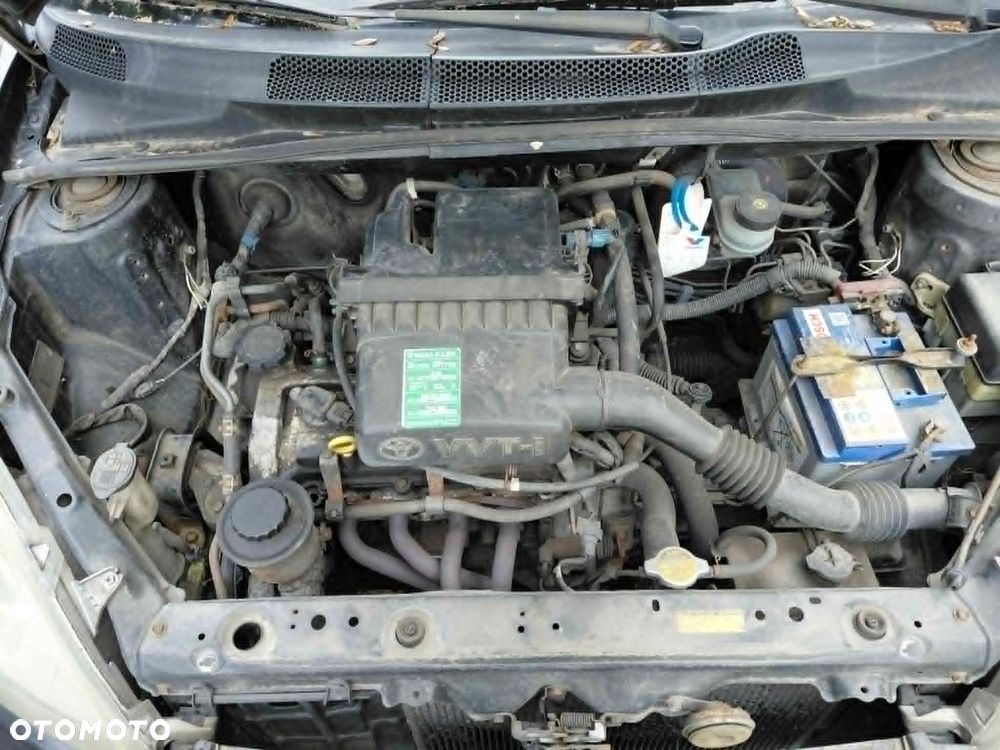 Części Toyota Yaris 3-drzwi 2002r 1.3 BENZYNA - 5