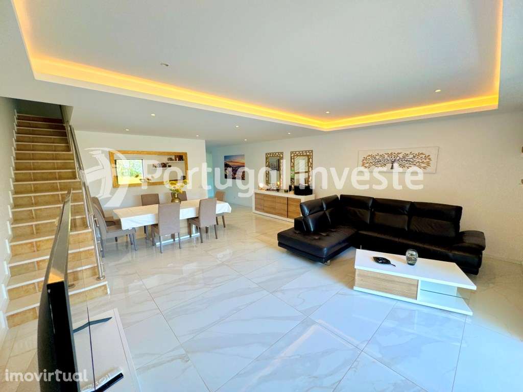 Moradia de Luxo com 3 Suites + T1 Independente em Condomínio com Pi... - Grande imagem: 4/36