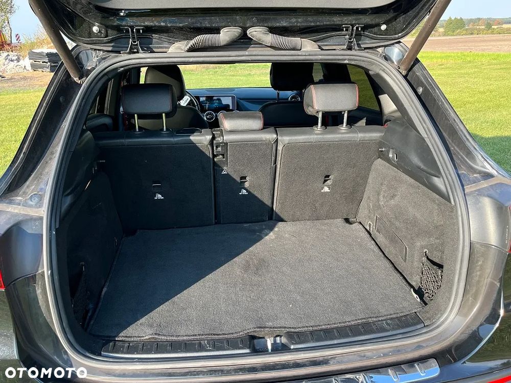 Mercedes-Benz GLA - 18