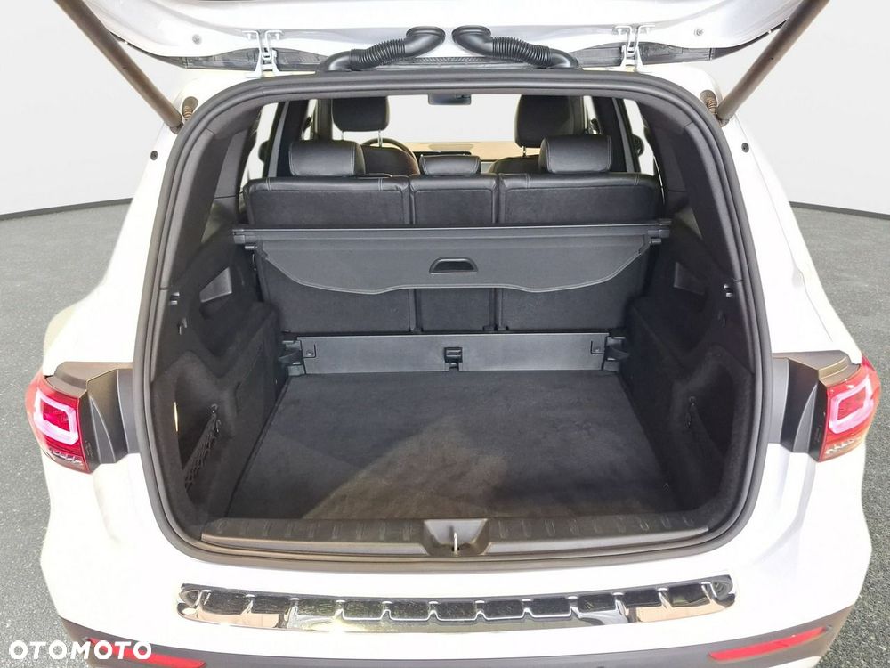 Mercedes-Benz GLB - 12
