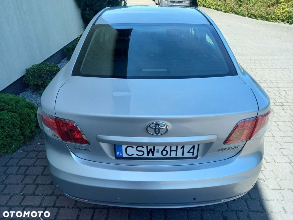 Toyota Avensis 1.8 Premium - 14