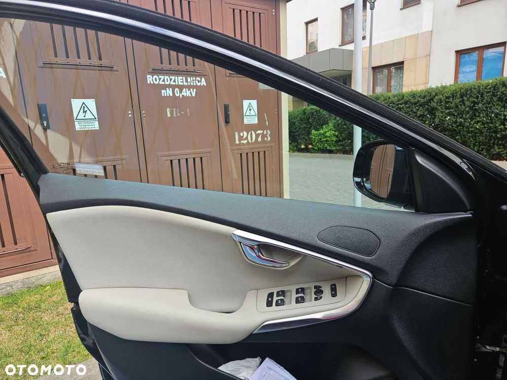 Volvo V40 D3 Momentum - 12