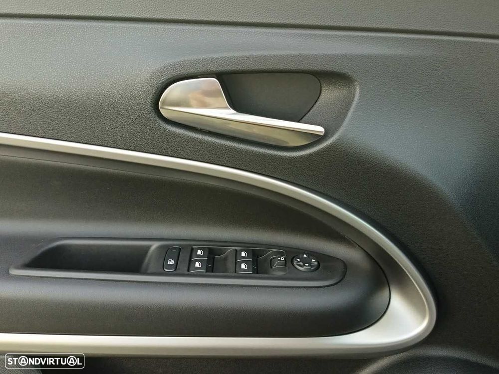 Jeep Avenger 1.2 GSE T3 Altitude - 12