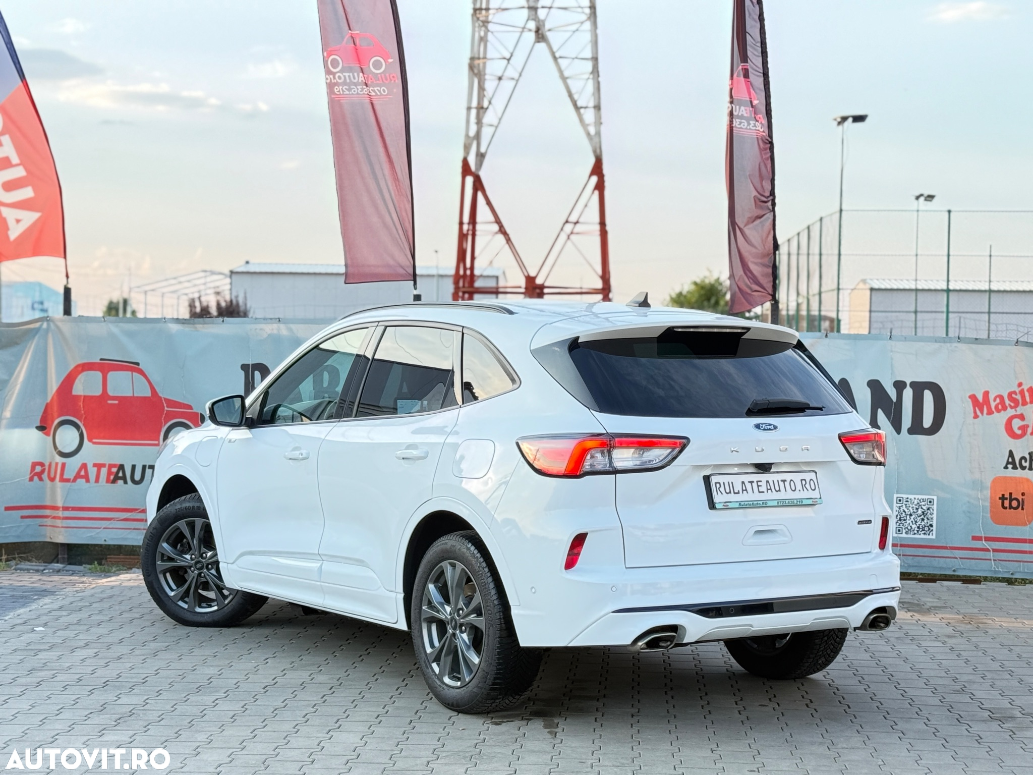 Ford Kuga 2.5 Duratec PHEV ST-LINE X - 2