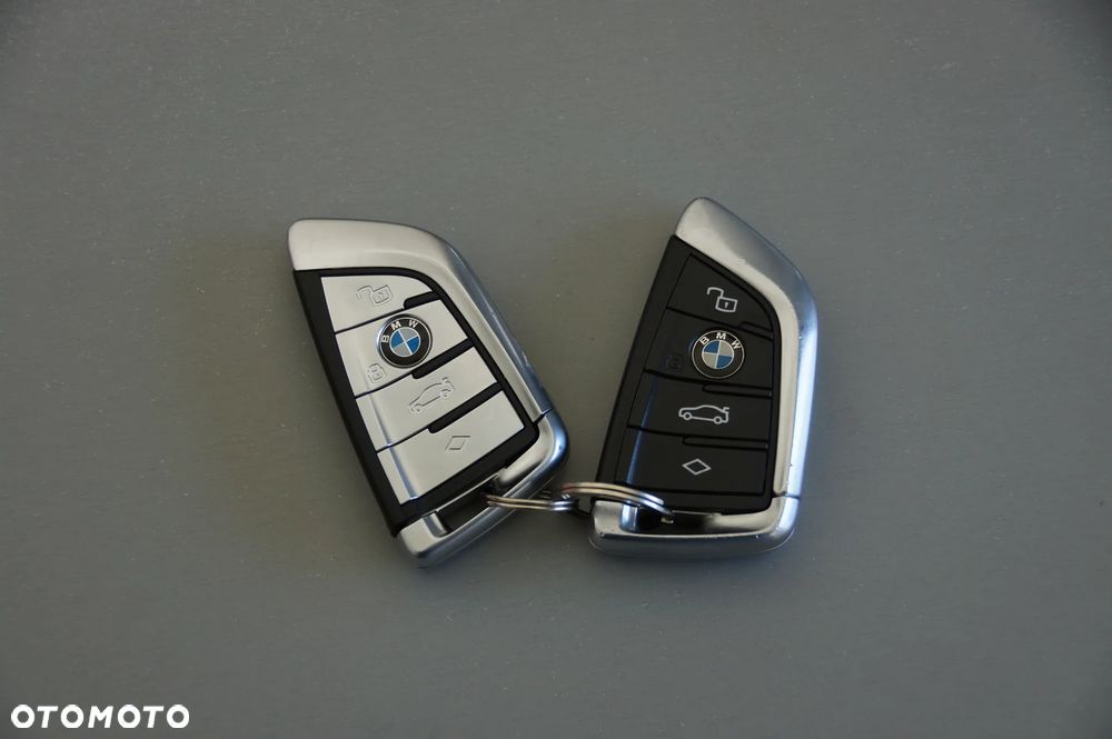 BMW Seria 3 330i xDrive M Sport sport - 38