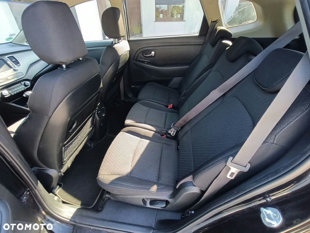 Kia Carens - 14
