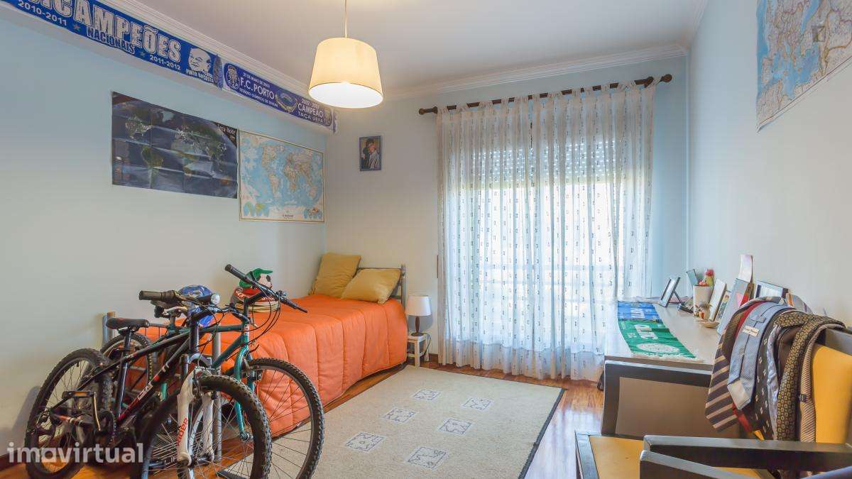 Quarto - localizado em São Mamede de Infesta Porto - Grande imagem: 2/33