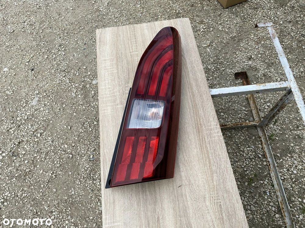LAMPA TYŁ TYLNA PRAWA OPEL COMBO E CITROEN BERLINGO IV PEUGEOT RIFTER 9820555280 - 1