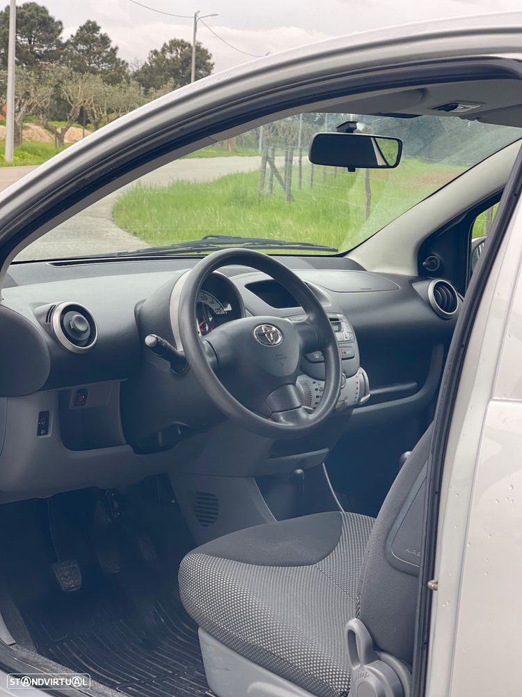 Toyota Aygo 1.0 + AC - 9