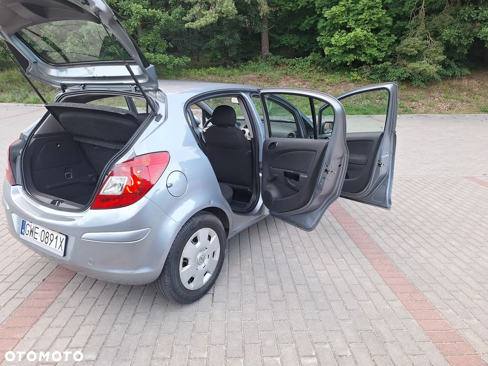 Opel Corsa 1.2 16V Cosmo - 8