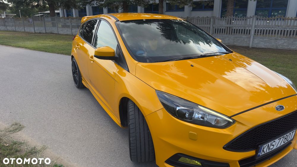 Ford Focus 2.0 EcoBoost ST mit Leder-Sport-Paket - 12