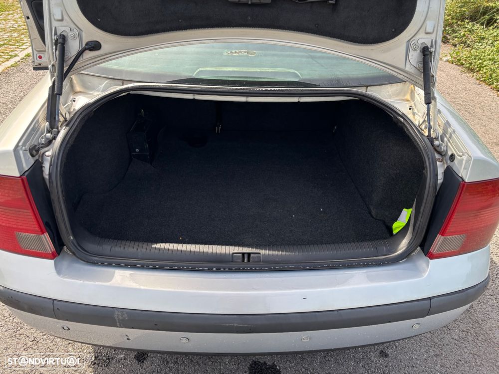 VW Passat 1.9 TDi Confortline Top - 7