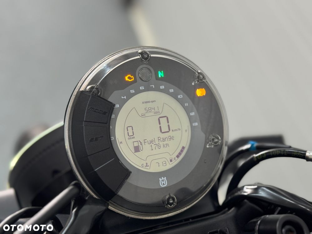 Husqvarna Svartpilen - 19