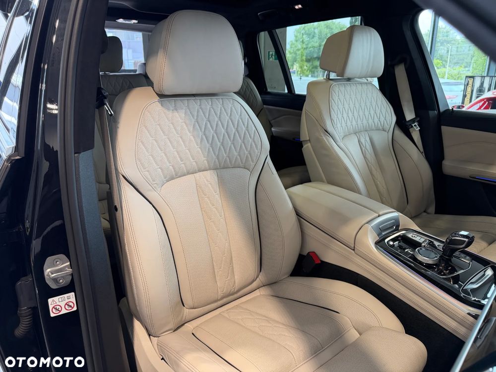 BMW X7 - 33