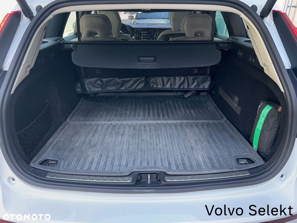 Volvo V60 Cross Country - 19