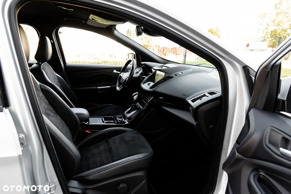 Ford Kuga 2.0 TDCi 4x4 ST-Line - 27