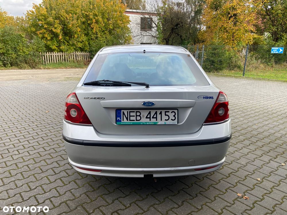 Ford Mondeo 1.8 Ghia - 8