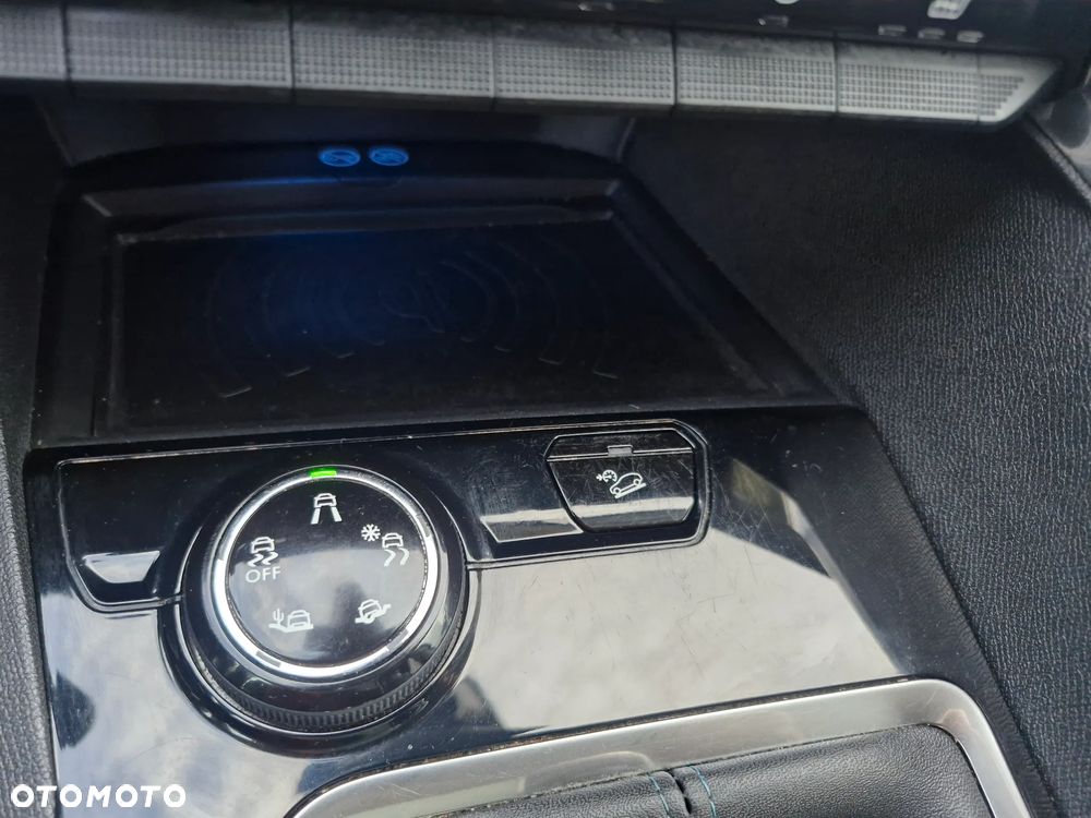 Peugeot 3008 PureTech 130 Stop & Start GPF Roadtrip - 24
