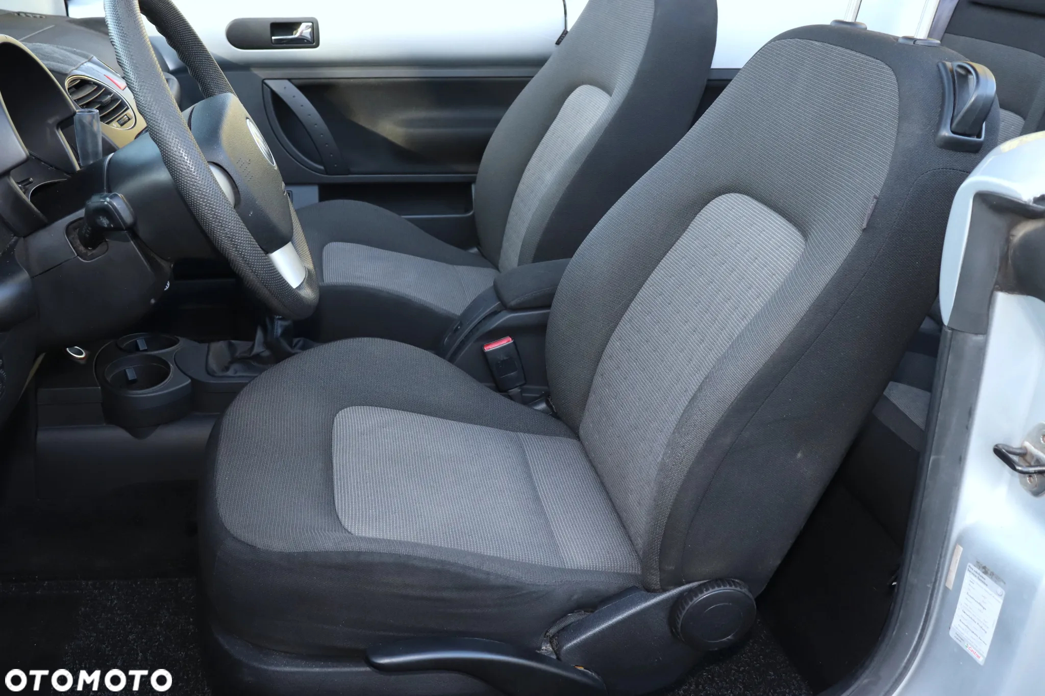 Volkswagen New Beetle Cabriolet 1.4 - 18