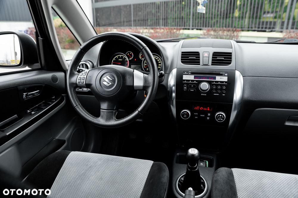 Suzuki SX4 1.6 VVT 4x4 Comfort - 25