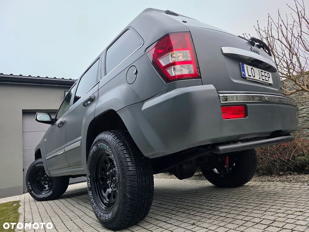 Jeep Grand Cherokee - 26