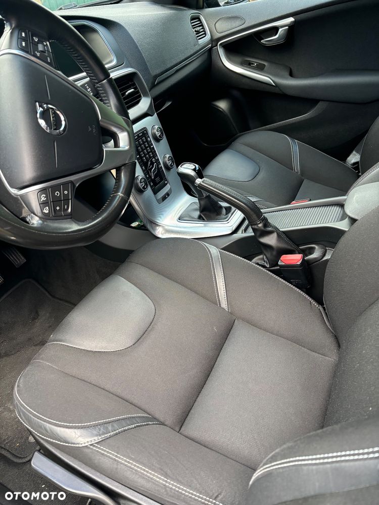 Volvo V40 D2 Drive-E Momentum - 5