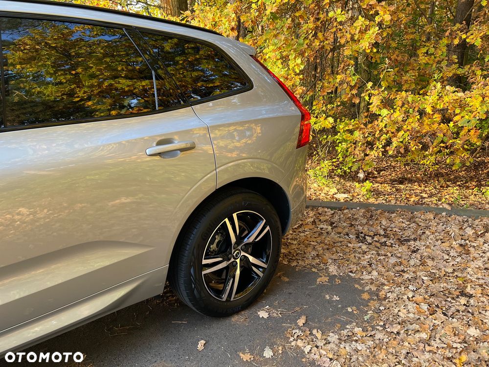 Volvo XC 60 B4 B Plus Dark - 5