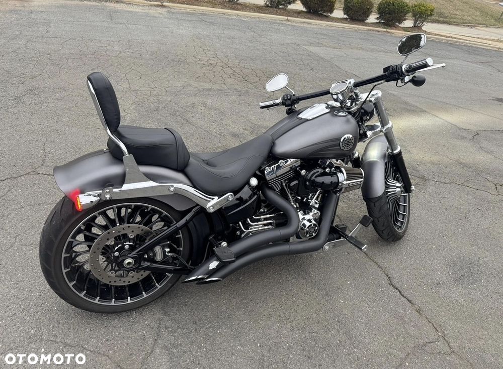 Harley-Davidson FXSB Breakout - 4