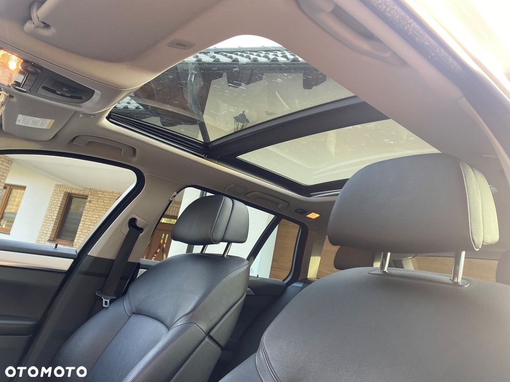 BMW Seria 5 525d xDrive Sport-Aut - 10