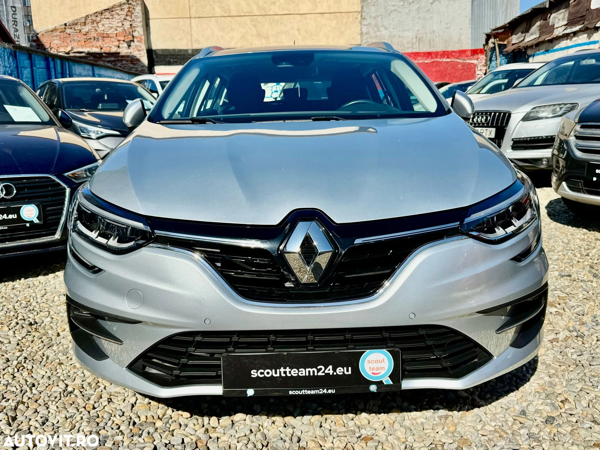 Renault Megane Grandtour E-TECH Plug-in 160 BUSINESS EDITION - 9