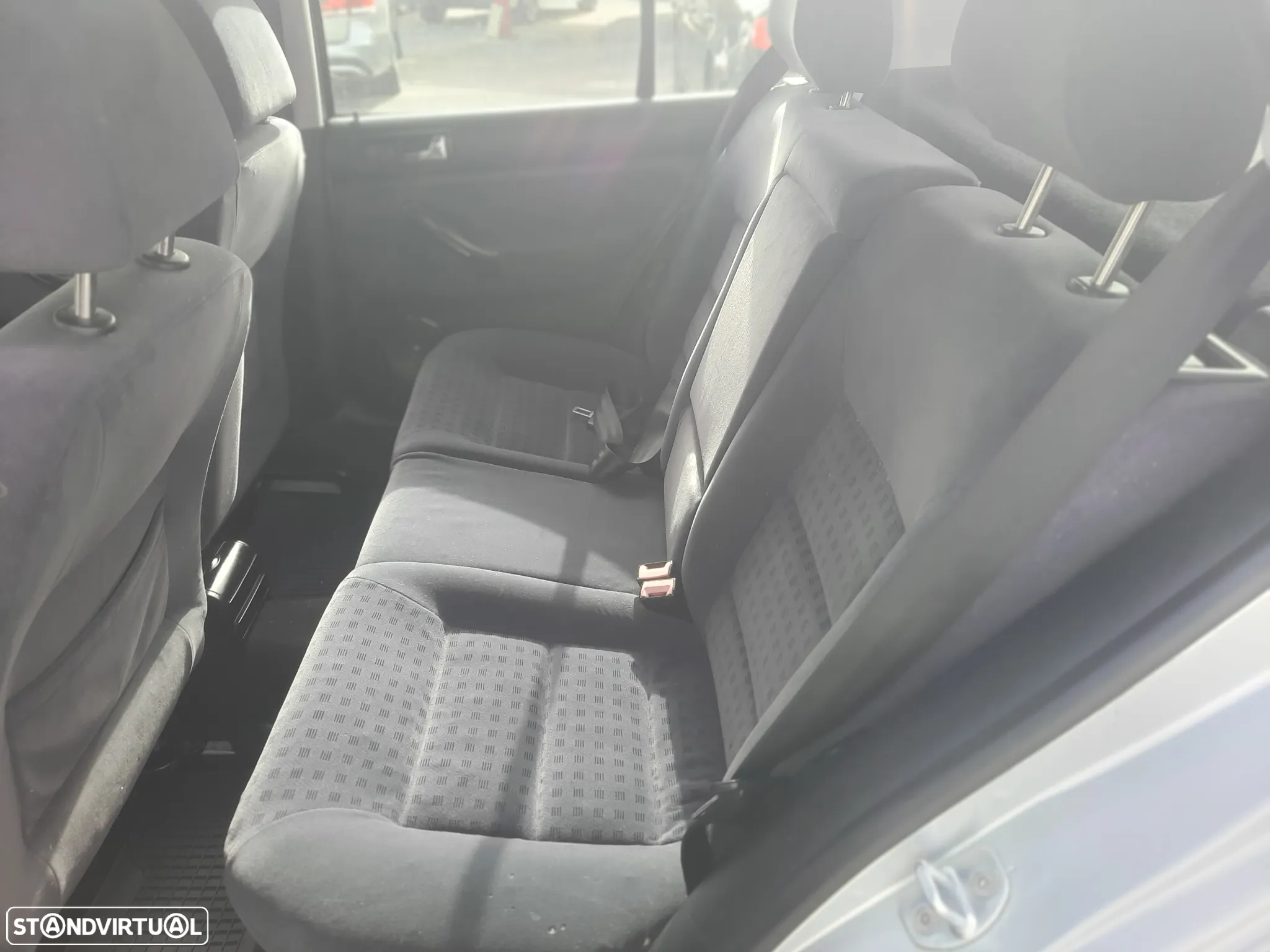 VW Golf 1.4i Confort - 16