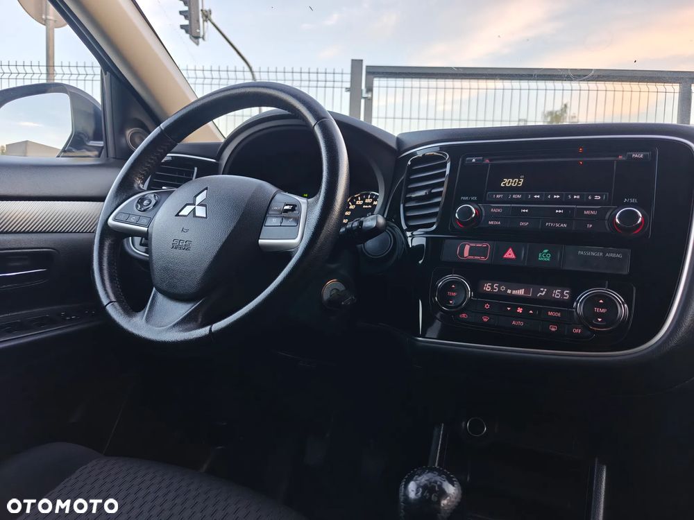 Mitsubishi Outlander 2.2 DI-D 2WD Invite - 30