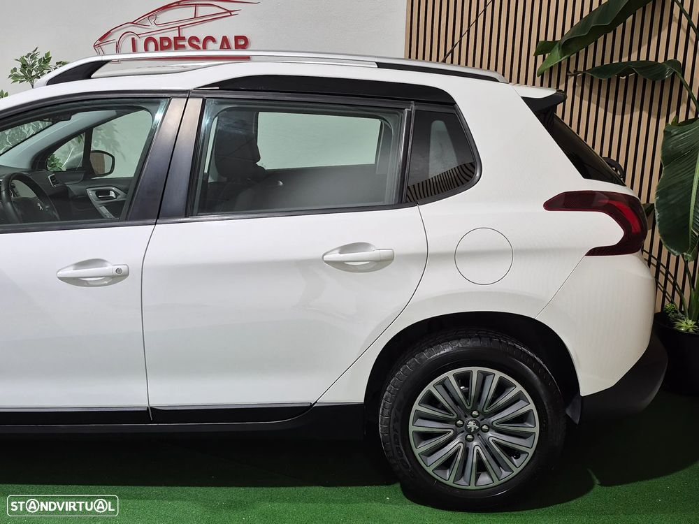 Peugeot 2008 1.2 PureTech Style - 3