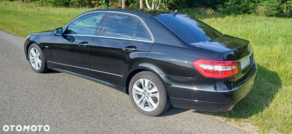 Mercedes-Benz Klasa E 220 CDI DPF BlueEFFICIENCY Automatik Avantgarde - 3