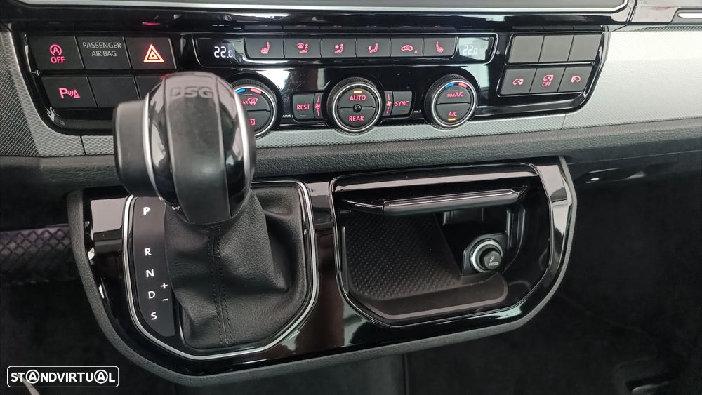 VW Multivan 2.0 TDI Highline DSG - 12