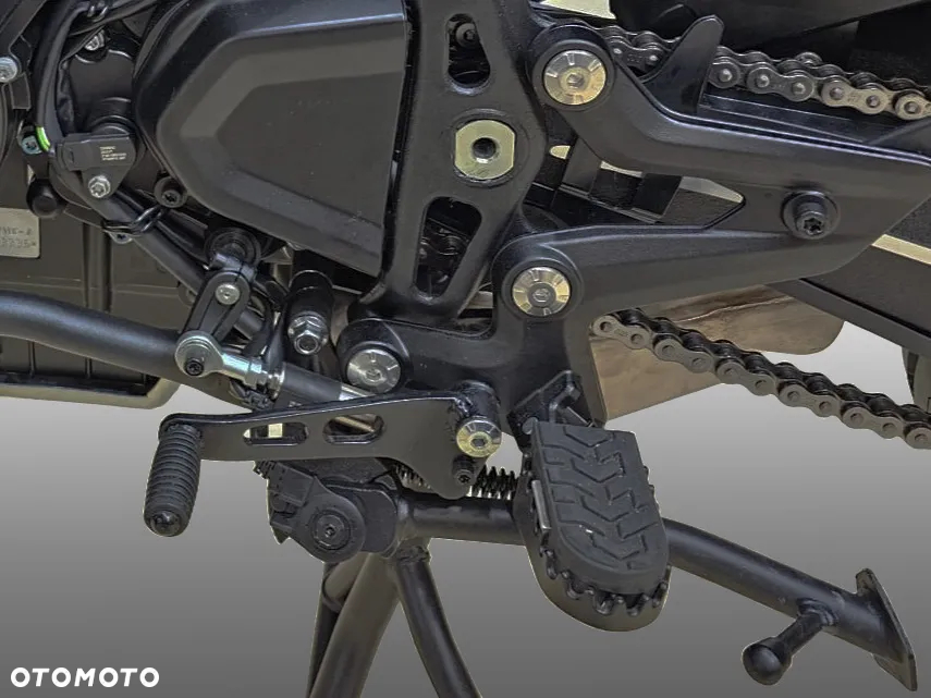 QJMOTOR 900 SX - 17