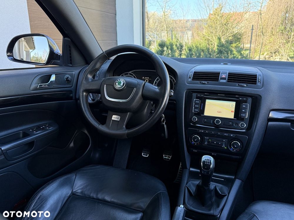 Skoda Octavia 2.0 TSI RS - 29