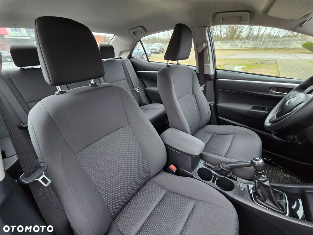 Toyota Corolla 1.6 Active EU6 - 17