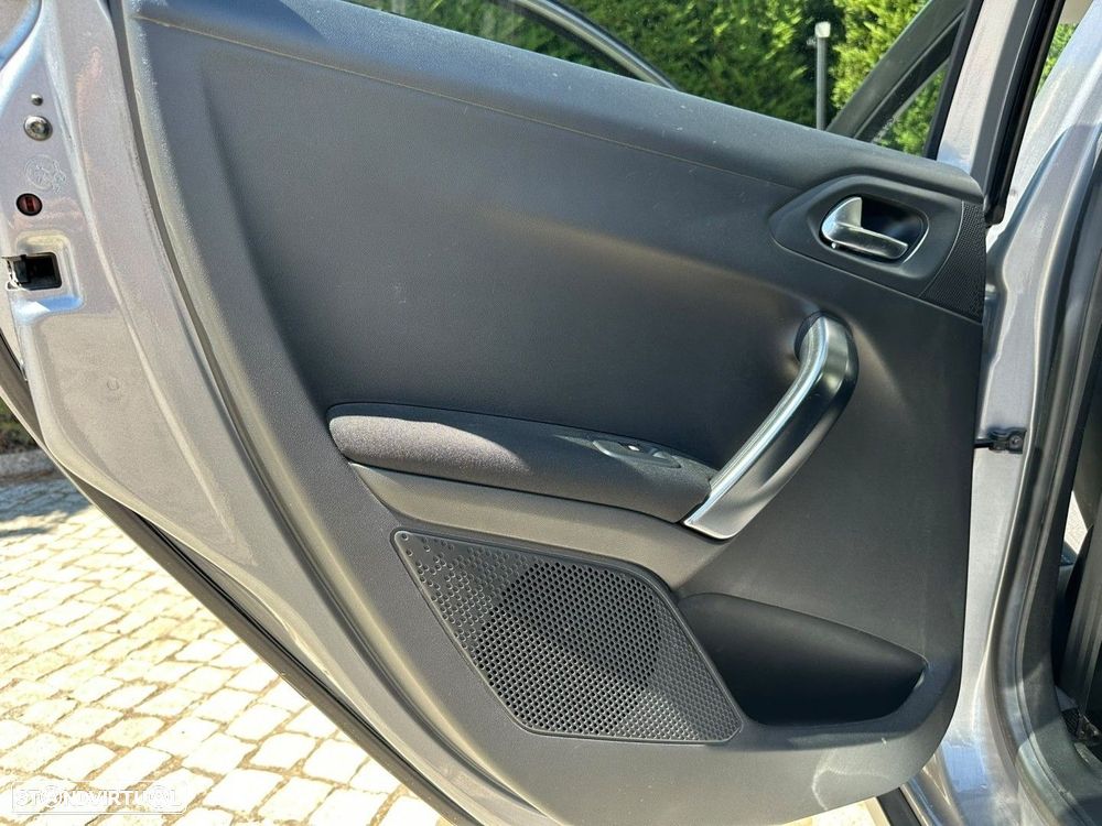 Peugeot 2008 1.6 BlueHDi Allure - 15